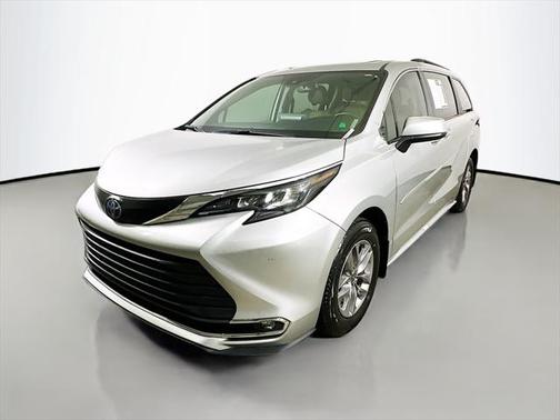 2024 Toyota Sienna XLE 7 Passenger