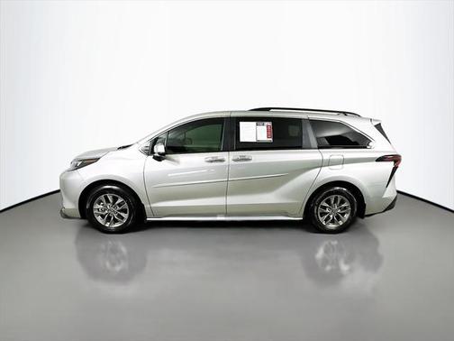 2024 Toyota Sienna XLE 7 Passenger