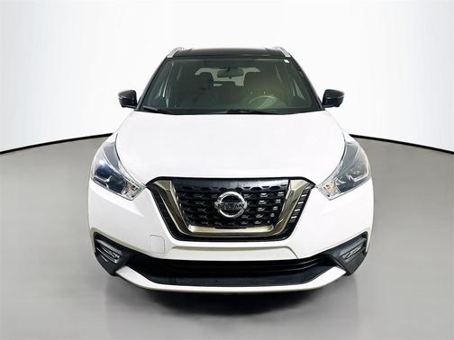 2019 Nissan Kicks SR