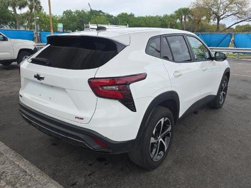 Summit White 2025 Chevrolet Trax FWD 1RS