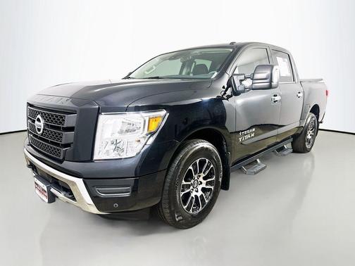 Super Black 2021 Nissan Titan SV