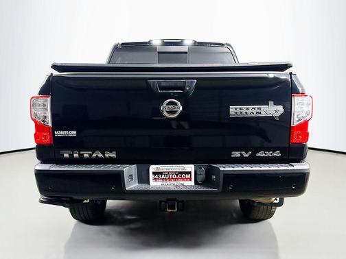 Super Black 2021 Nissan Titan SV