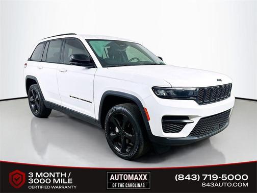 Bright White Clearcoat 2023 Jeep Grand Cherokee Altitude