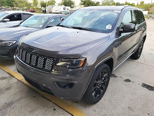 Granite Crystal Metallic Clearcoat 2020 Jeep Grand Cherokee Altitude