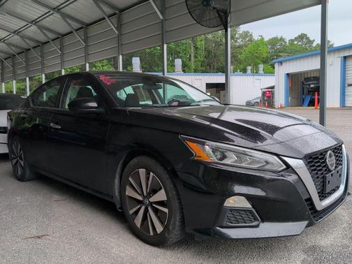 Super Black 2022 Nissan Altima 2.5 SV
