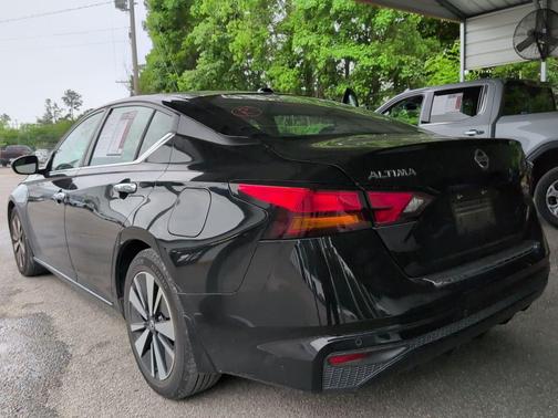 Super Black 2022 Nissan Altima 2.5 SV