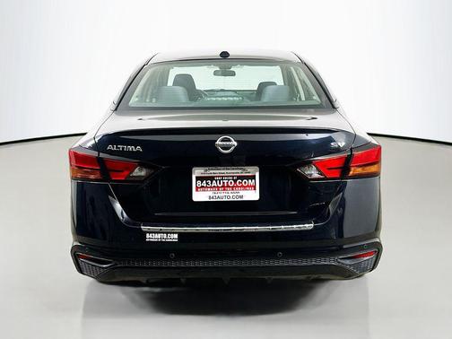 Super Black 2022 Nissan Altima 2.5 SV