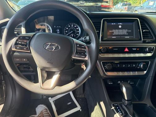 2018 Hyundai SONATA SE