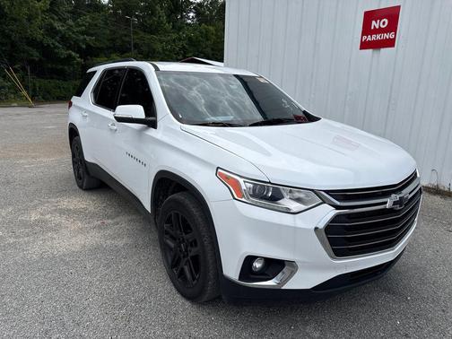 Summit White 2021 Chevrolet Traverse LT Cloth