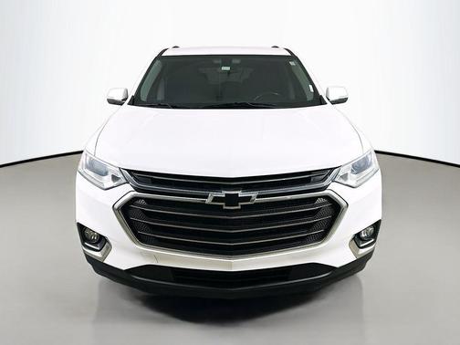 Summit White 2021 Chevrolet Traverse LT Cloth