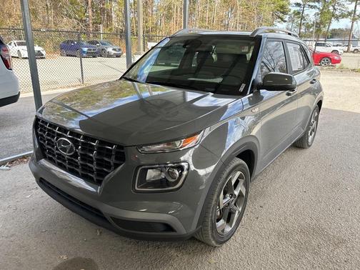 2022 Hyundai VENUE SEL