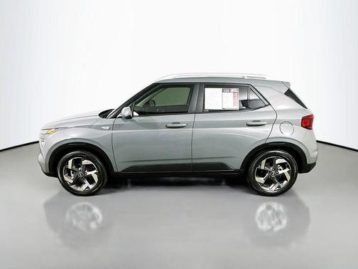 2022 Hyundai VENUE SEL