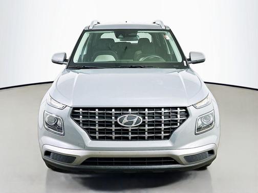 2022 Hyundai VENUE SEL