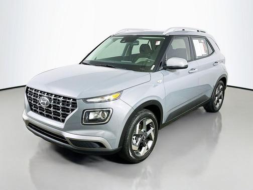 2022 Hyundai VENUE SEL