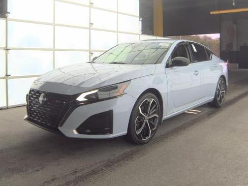 Gray Sky Pearl 2023 Nissan Altima SR FWD