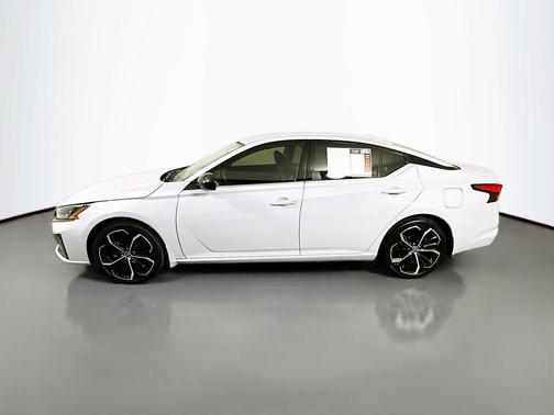 Gray Sky Pearl 2023 Nissan Altima SR FWD