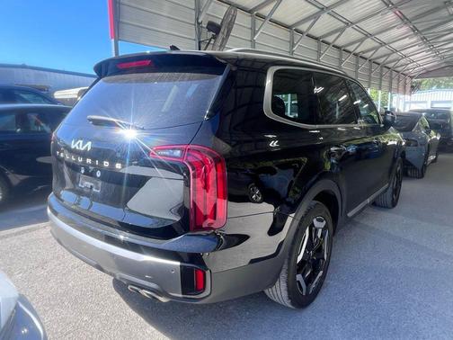Ebony Black 2025 Kia Telluride S