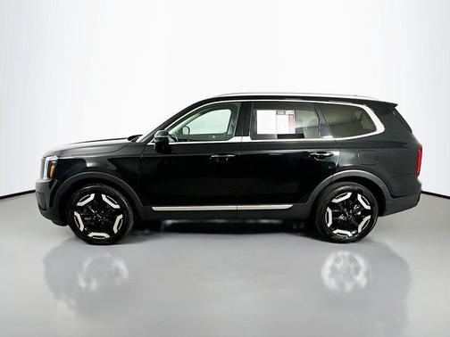Ebony Black 2025 Kia Telluride S