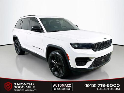 Bright White Clearcoat 2023 Jeep Grand Cherokee Altitude