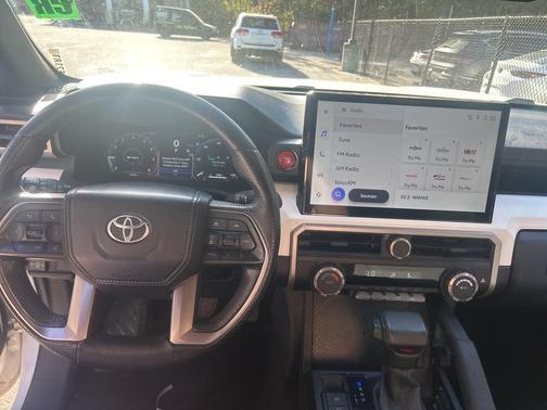 2024 Toyota Tacoma TRD Off-Road