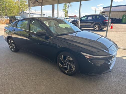 2024 Hyundai ELANTRA Limited
