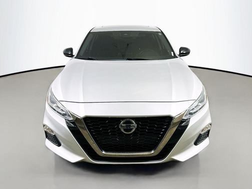 2020 Nissan Altima SR FWD