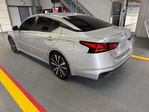 2020 Nissan Altima SR FWD