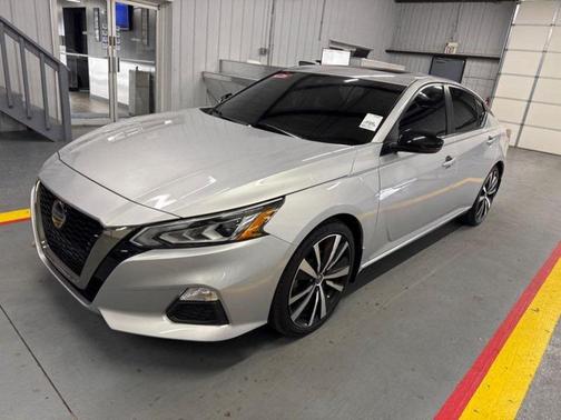 2020 Nissan Altima SR FWD