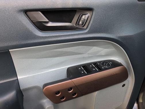 Carbonized Gray Metallic 2024 Ford Maverick Lariat