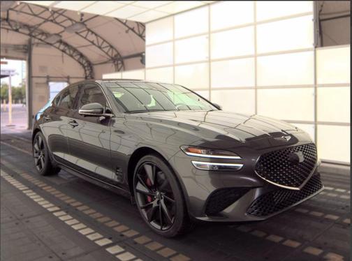 Makalu Gray 2023 Genesis G70 3.3T RWD