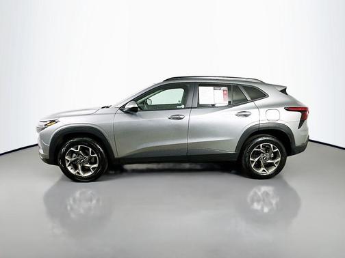 Sterling Gray Metallic 2025 Chevrolet Trax LT