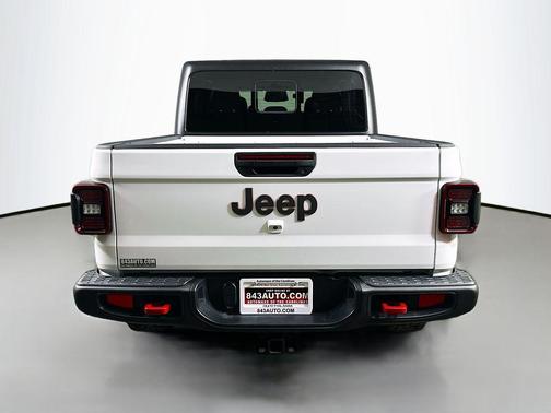 Bright White Clearcoat 2026 Jeep Gladiator Rubicon