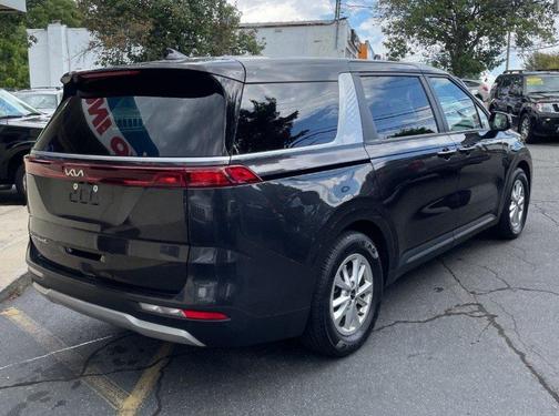 2022 Kia Carnival LXS