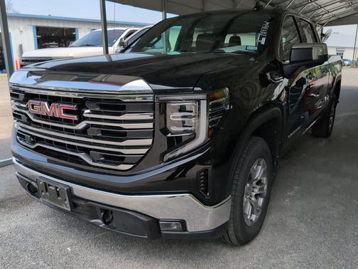 Onyx Black 2025 GMC Sierra 1500 SLT