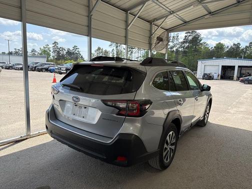 Ice Silver Metallic 2025 Subaru Outback Premium