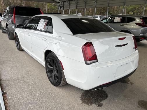 2022 Chrysler 300 S