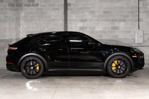 2024 Porsche Cayenne Turbo GT