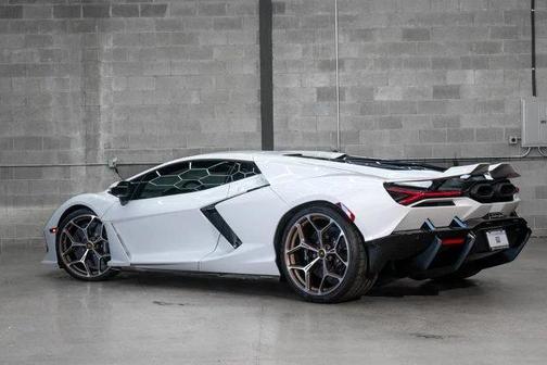2024 Lamborghini Revuelto Coupe