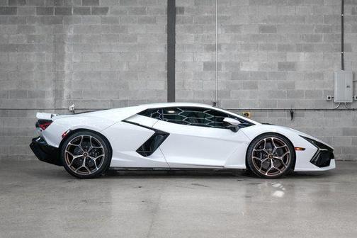 2024 Lamborghini Revuelto Coupe