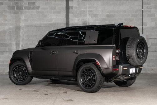 2025 Land Rover Defender 110 P635 OCTA