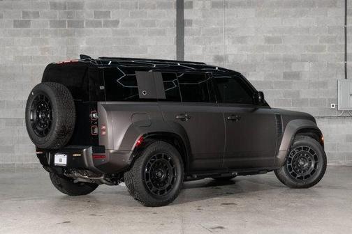 2025 Land Rover Defender 110 P635 OCTA