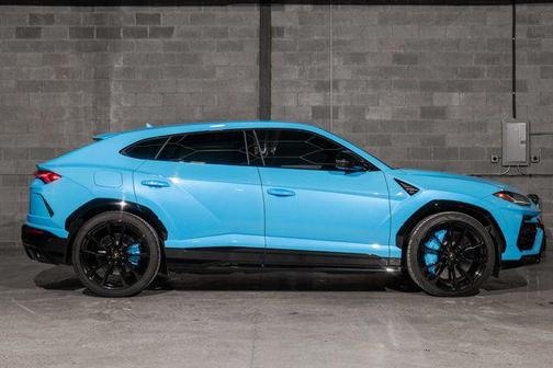 2022 Lamborghini Urus AWD
