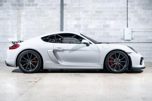 2016 Porsche Cayman GT4