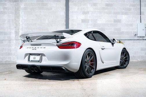 2016 Porsche Cayman GT4