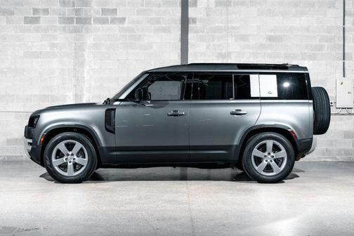 2022 Land Rover Defender 110 SE AWD