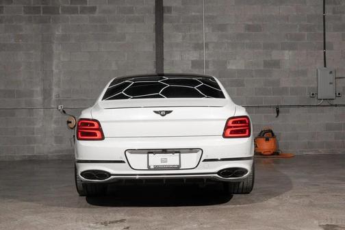 2023 Bentley Flying Spur V8 Sedan