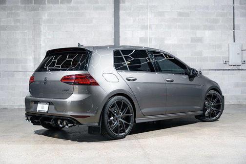 2017 Volkswagen Golf R 2.0T DSG