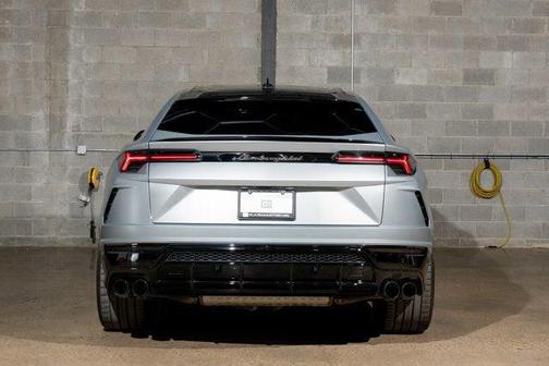 2022 Lamborghini Urus AWD