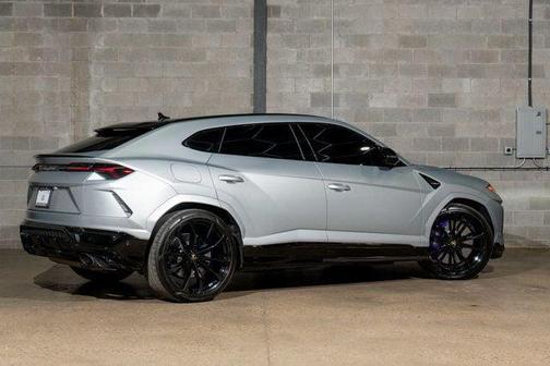 2022 Lamborghini Urus AWD