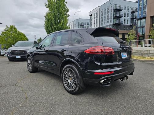 2017 Porsche Cayenne Platinum Edition